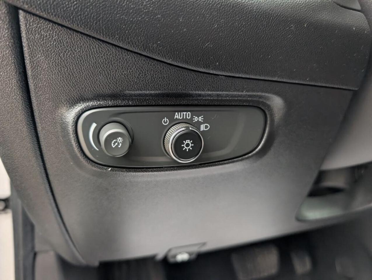 2018 Chevrolet Equinox LT AWD   CAMERA   HTD SEATS Photo