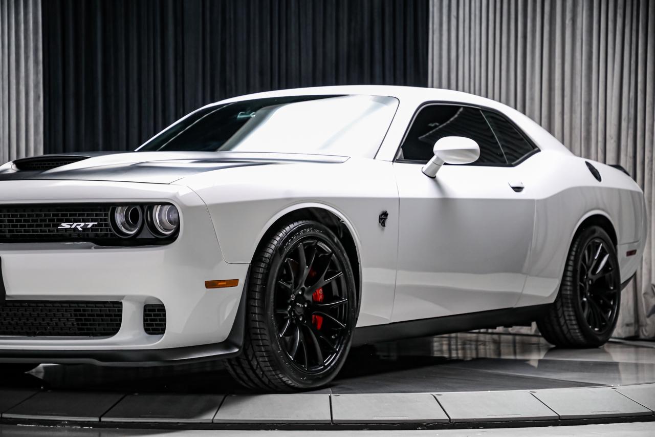 2016 Dodge Challenger SRT HELLCAT MANUAL 707HP 4NEWTIRES NOACCDENT LOWKM Photo