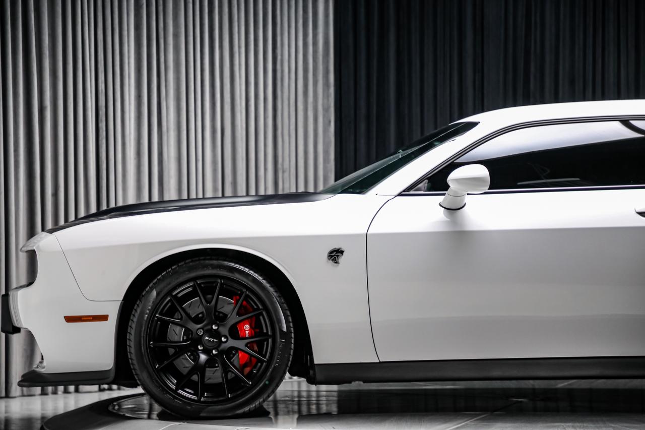2016 Dodge Challenger SRT HELLCAT MANUAL 707HP 4NEWTIRES NOACCDENT LOWKM Photo