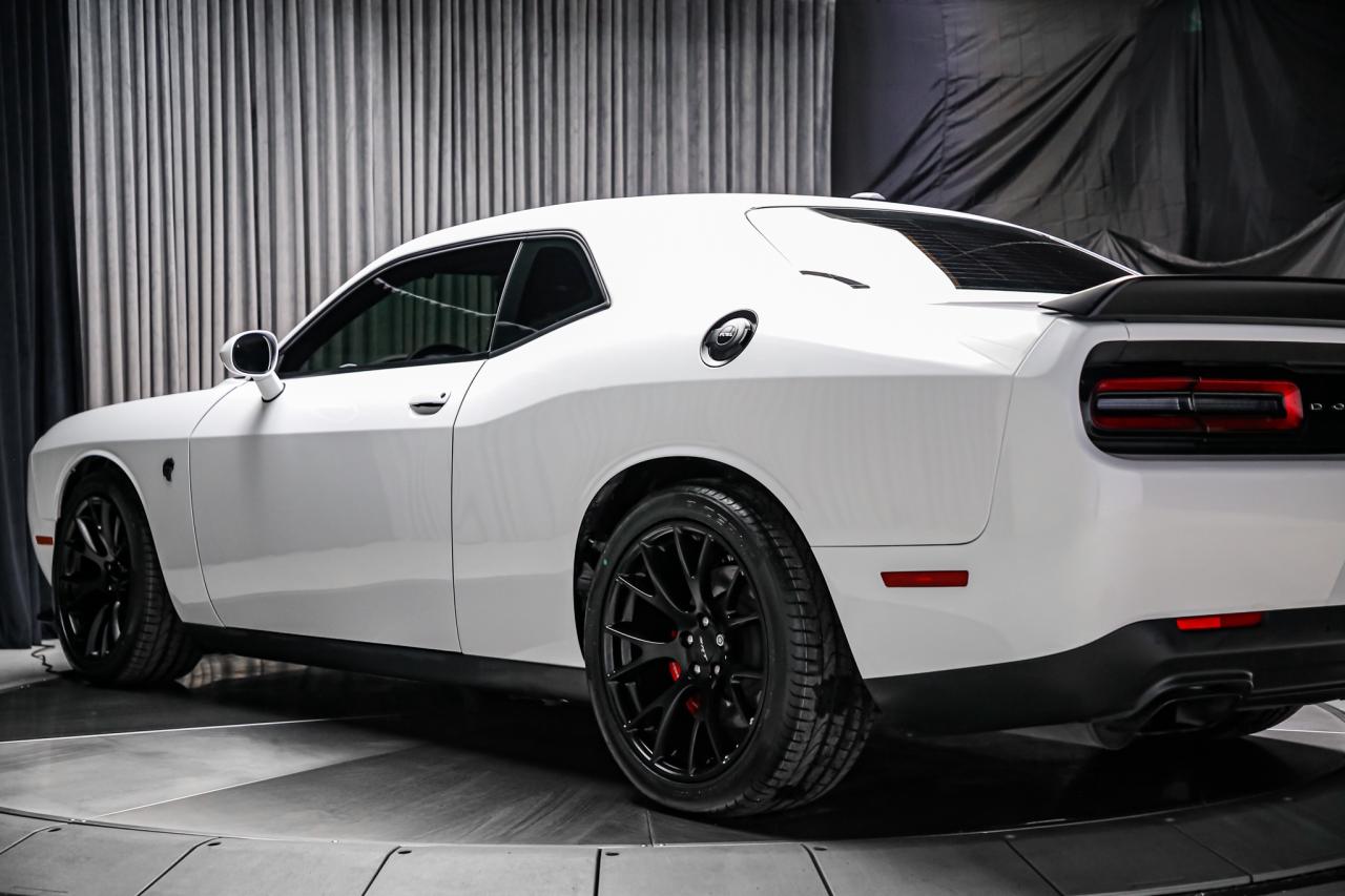 2016 Dodge Challenger SRT HELLCAT MANUAL 707HP 4NEWTIRES NOACCDENT LOWKM Photo