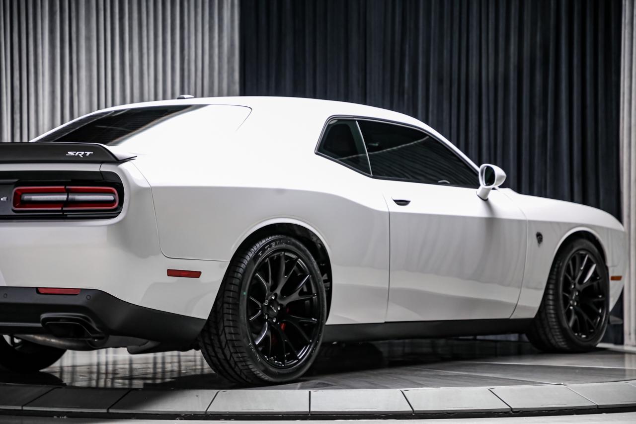 2016 Dodge Challenger SRT HELLCAT MANUAL 707HP 4NEWTIRES NOACCDENT LOWKM Photo