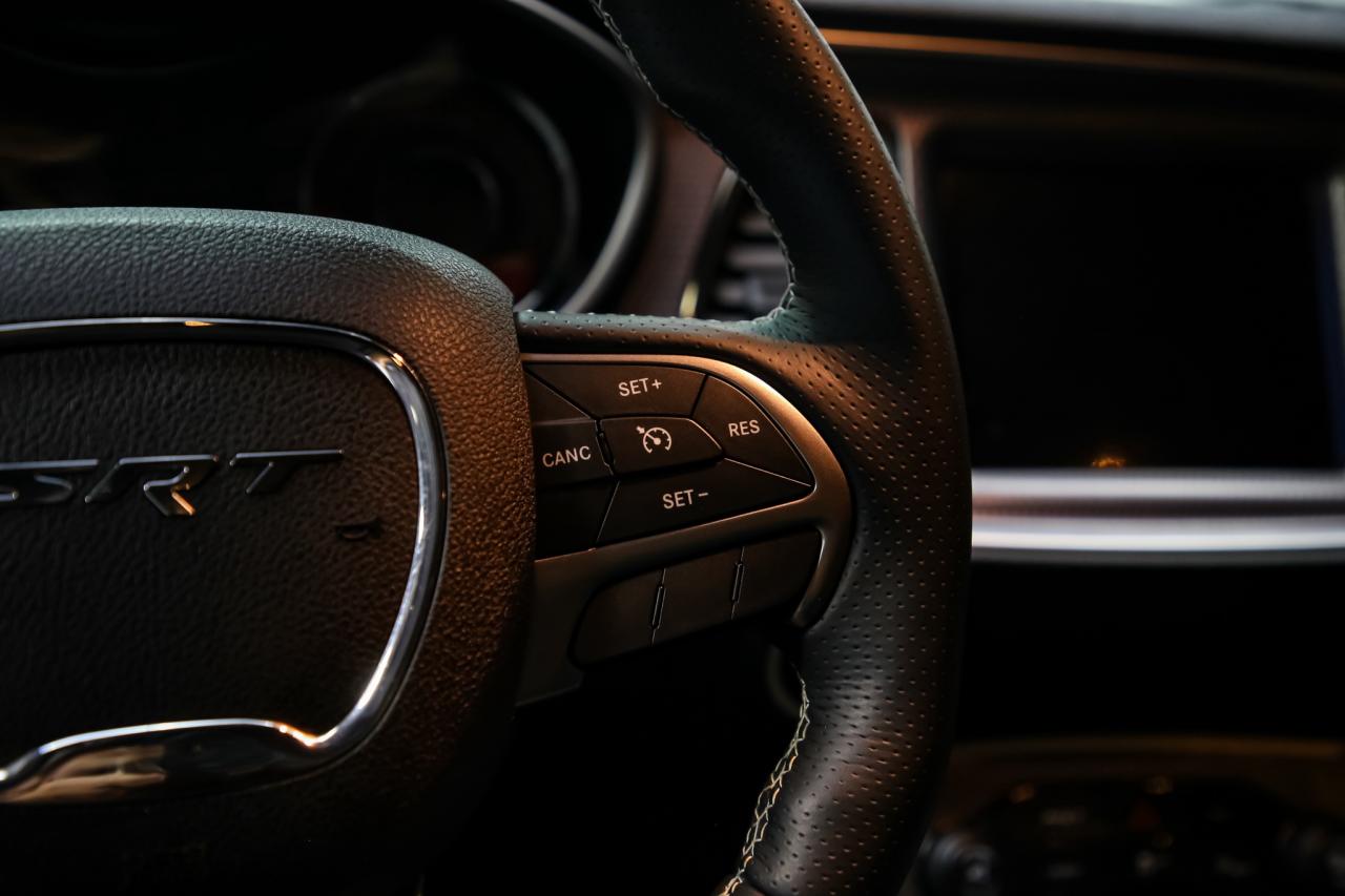 2016 Dodge Challenger SRT HELLCAT MANUAL 707HP 4NEWTIRES NOACCDENT LOWKM Photo