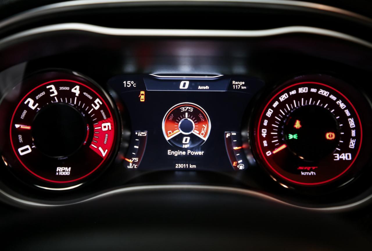 2016 Dodge Challenger SRT HELLCAT MANUAL 707HP 4NEWTIRES NOACCDENT LOWKM Photo