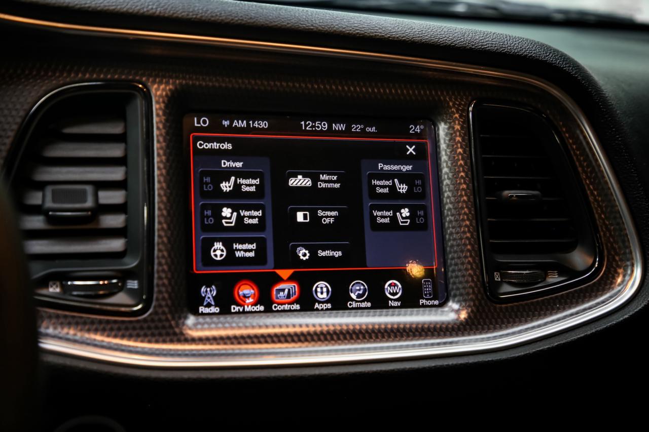 2016 Dodge Challenger SRT HELLCAT MANUAL 707HP 4NEWTIRES NOACCDENT LOWKM Photo