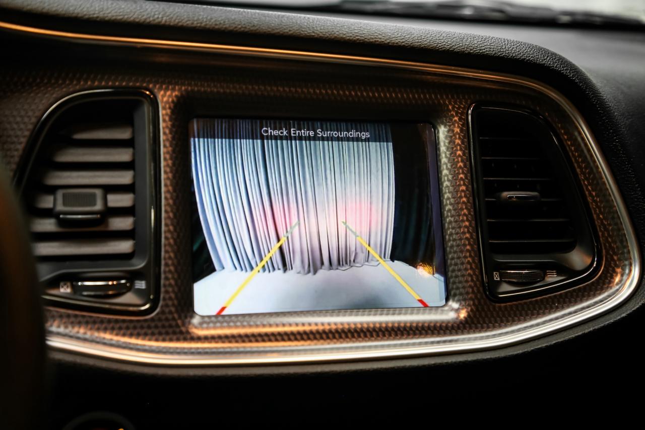 2016 Dodge Challenger SRT HELLCAT MANUAL 707HP 4NEWTIRES NOACCDENT LOWKM Photo