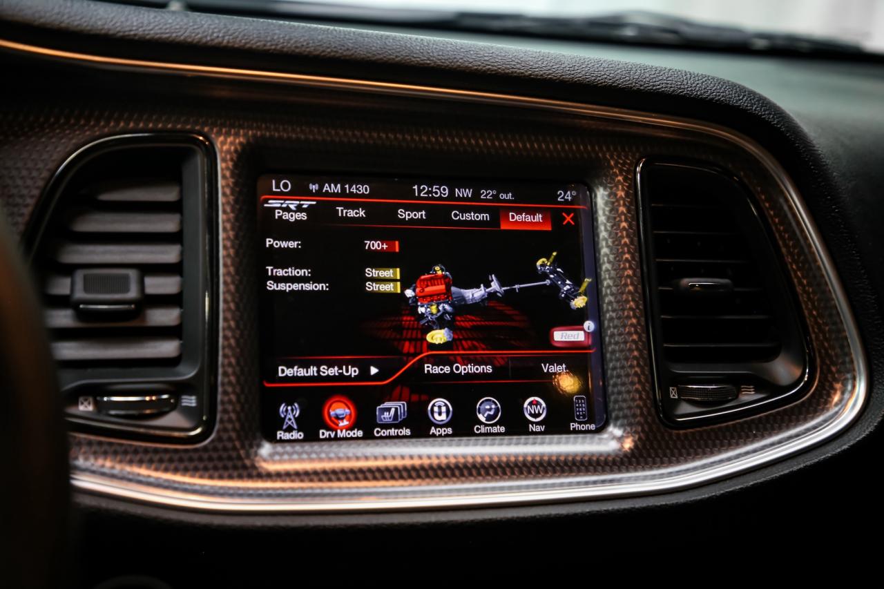 2016 Dodge Challenger SRT HELLCAT MANUAL 707HP 4NEWTIRES NOACCDENT LOWKM Photo