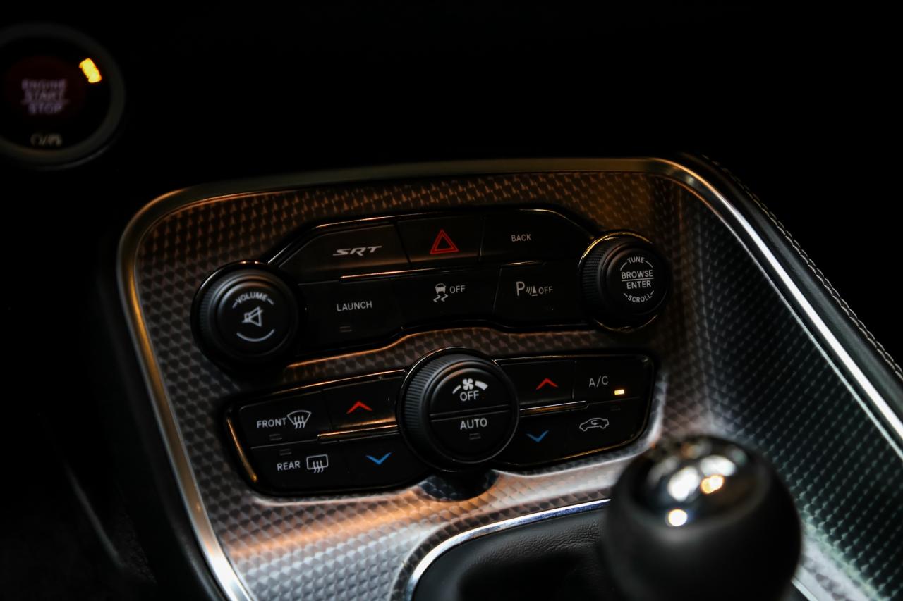 2016 Dodge Challenger SRT HELLCAT MANUAL 707HP 4NEWTIRES NOACCDENT LOWKM Photo