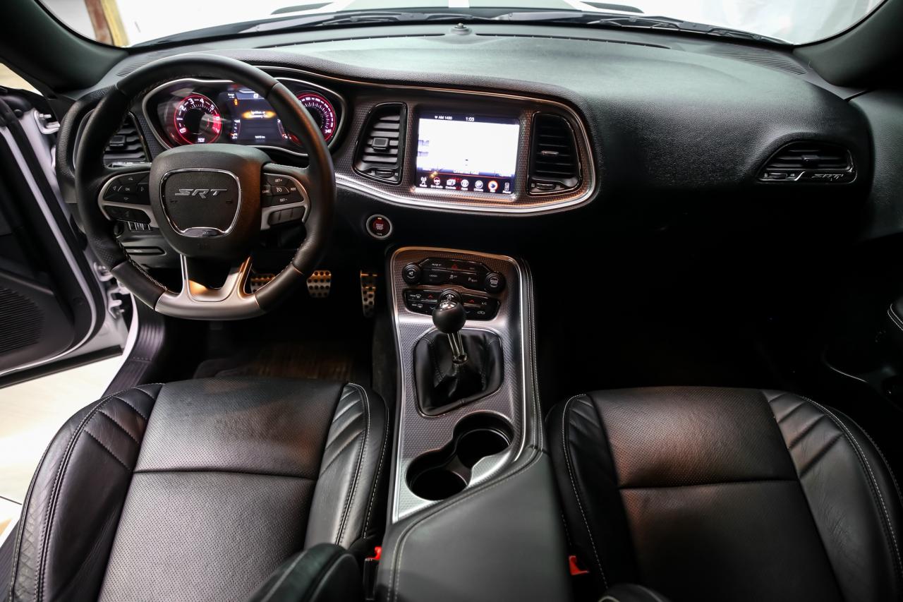 2016 Dodge Challenger SRT HELLCAT MANUAL 707HP 4NEWTIRES NOACCDENT LOWKM Photo