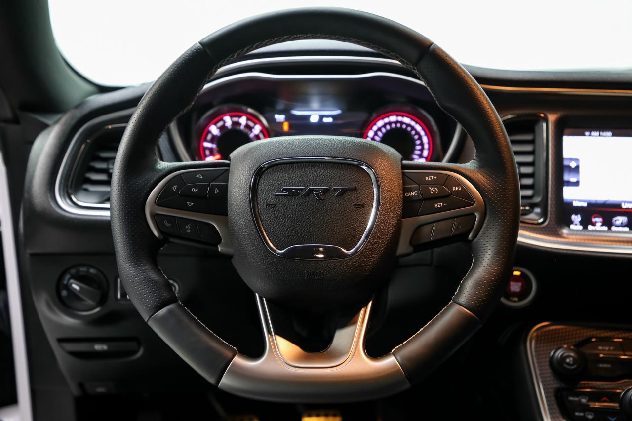 2016 Dodge Challenger SRT HELLCAT MANUAL 707HP 4NEWTIRES NOACCDENT LOWKM Photo