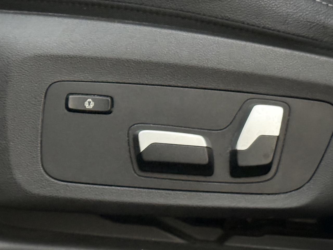 2021 BMW X4 One Owner * M Package * HUD * Ambient Lighting * Photo