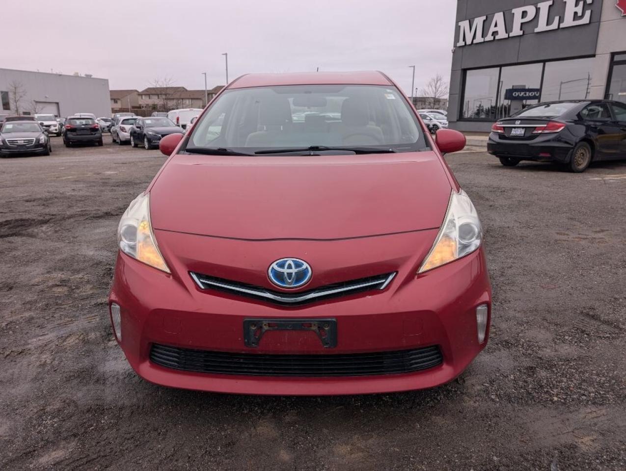 2013 Toyota Prius v 5dr Hatchback Photo