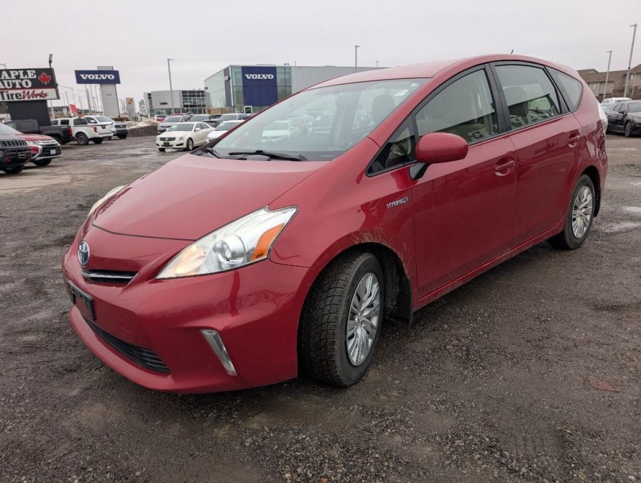 2013 Toyota Prius v 5dr Hatchback Photo