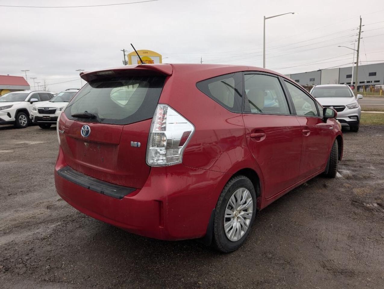 2013 Toyota Prius v 5dr Hatchback Photo