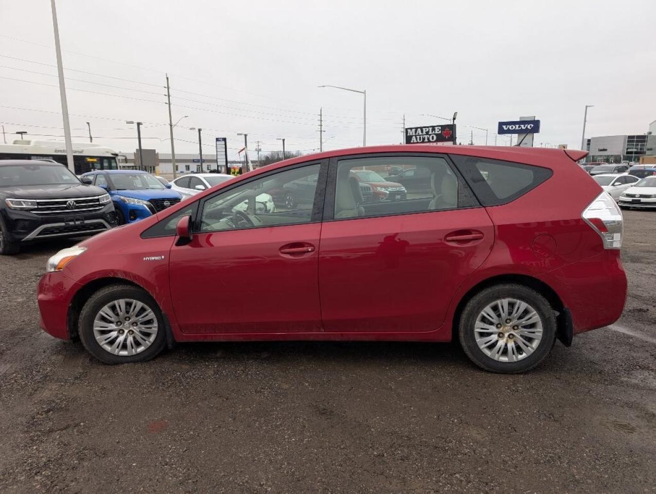 2013 Toyota Prius v 5dr Hatchback Photo