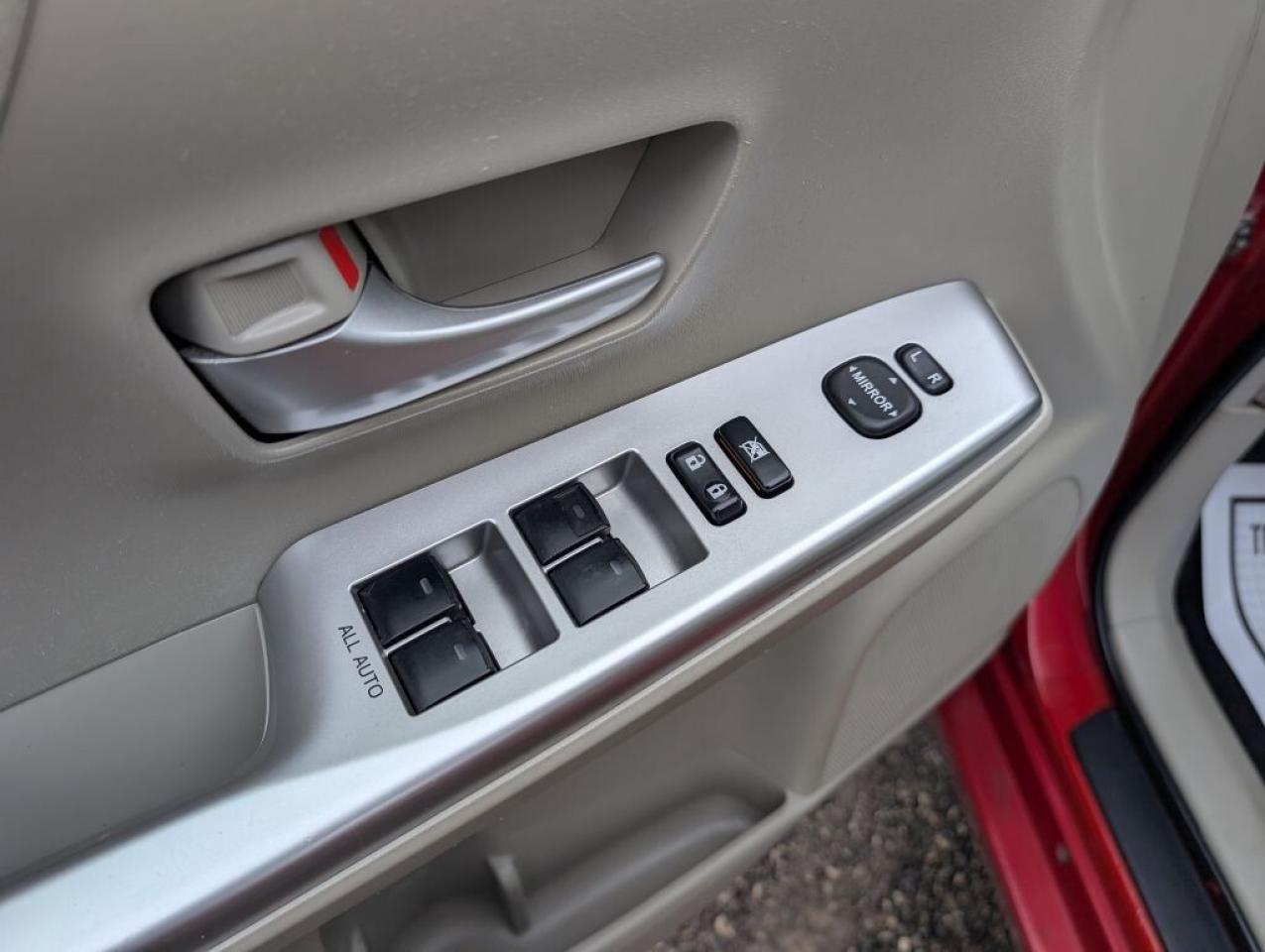 2013 Toyota Prius v 5dr Hatchback Photo