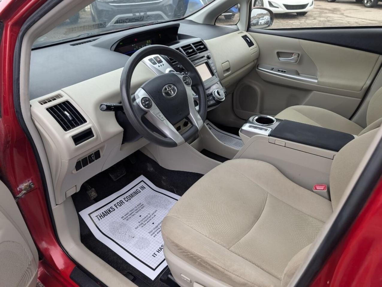 2013 Toyota Prius v 5dr Hatchback Photo