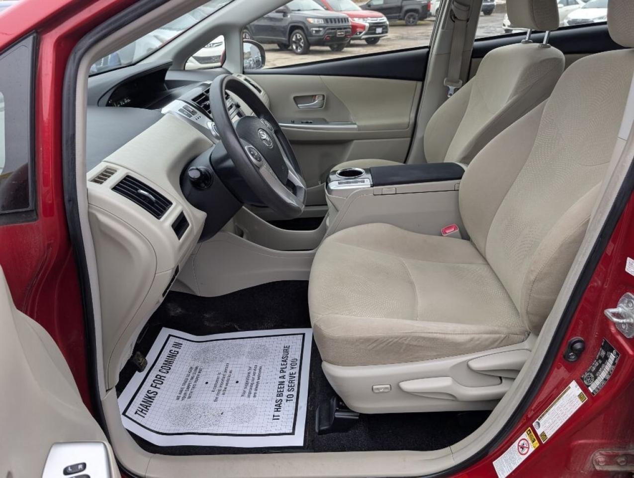 2013 Toyota Prius v 5dr Hatchback Photo