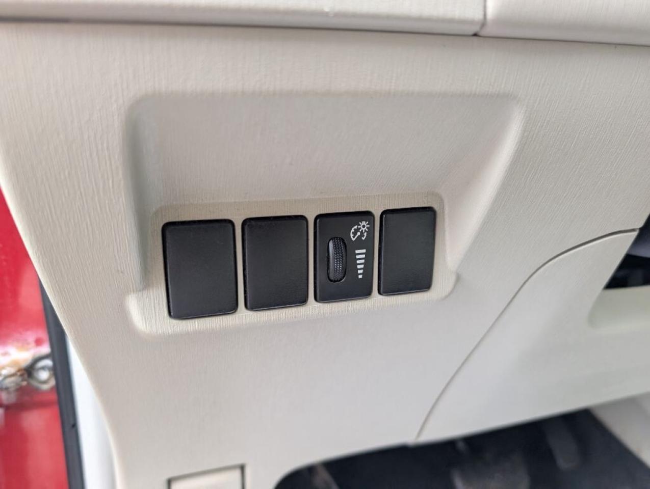 2013 Toyota Prius v 5dr Hatchback Photo