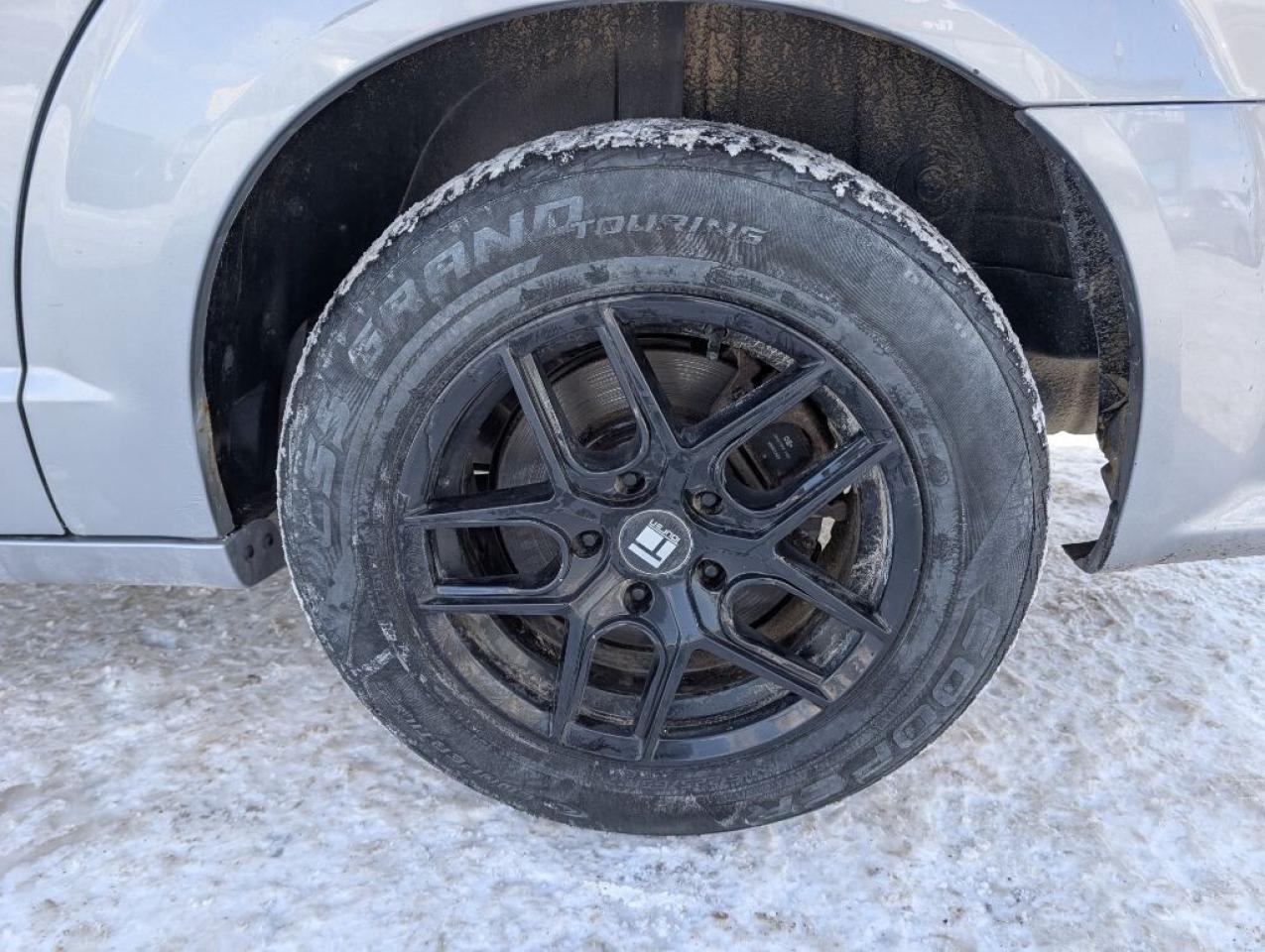 2017 Dodge Grand Caravan SXT PLUS   DVD   CAMERA    BLUETOOTH Photo