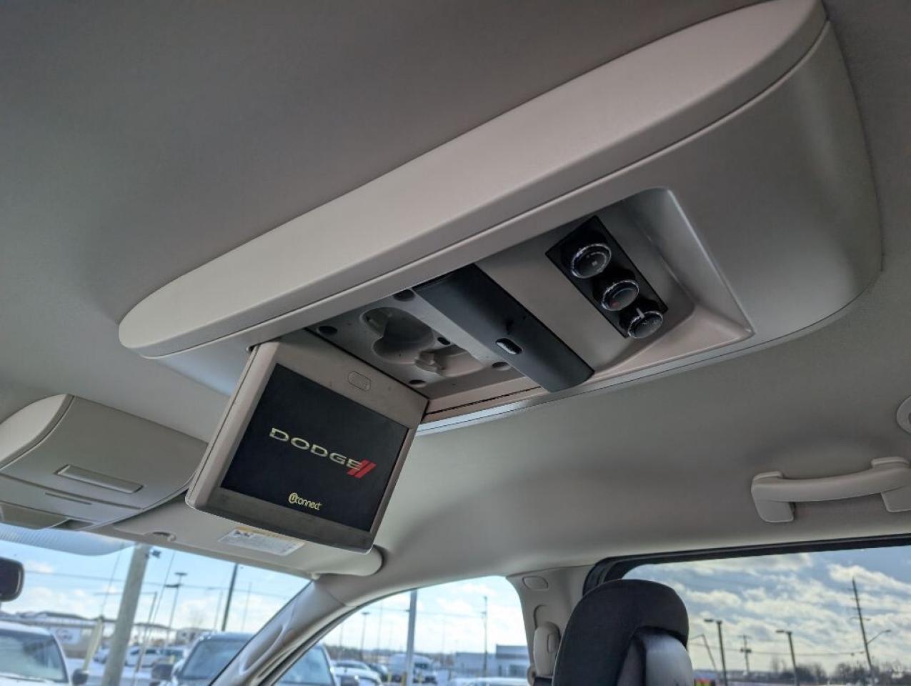 2017 Dodge Grand Caravan SXT PLUS   DVD   CAMERA    BLUETOOTH Photo