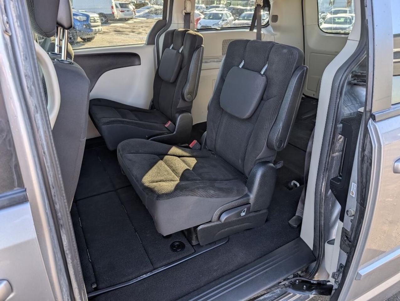 2017 Dodge Grand Caravan SXT PLUS   DVD   CAMERA    BLUETOOTH Photo