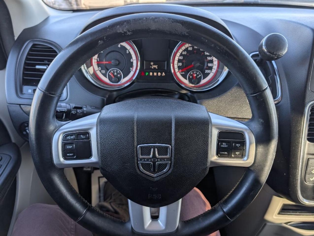 2017 Dodge Grand Caravan SXT PLUS   DVD   CAMERA    BLUETOOTH Photo