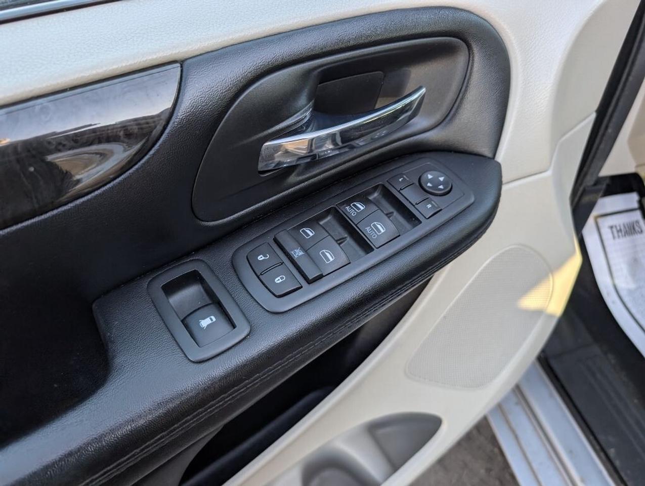 2017 Dodge Grand Caravan SXT PLUS   DVD   CAMERA    BLUETOOTH Photo