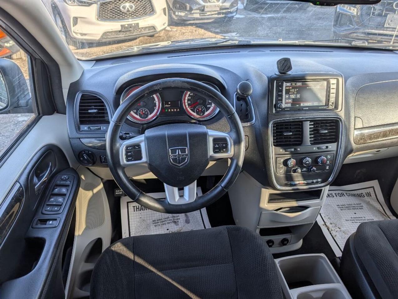 2017 Dodge Grand Caravan SXT PLUS   DVD   CAMERA    BLUETOOTH Photo