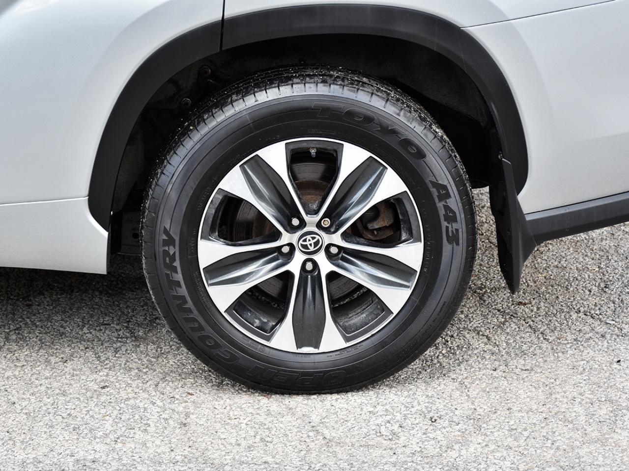 2021 Toyota Highlander One Owner l Toyota Warranty l XLE Hybrid l AWD l Photo