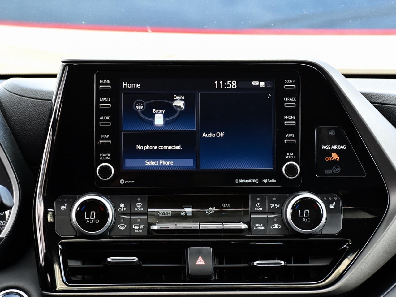 2021 Toyota Highlander Hybrid XLE AWD * Toyota Warranty * One Owner Photo