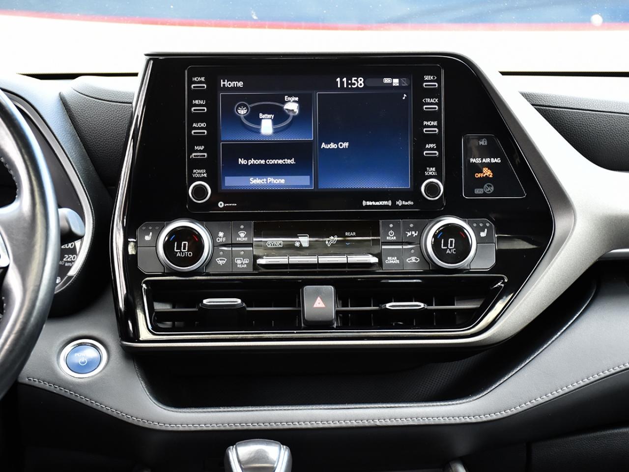 2021 Toyota Highlander Hybrid XLE AWD * Toyota Warranty * One Owner Photo