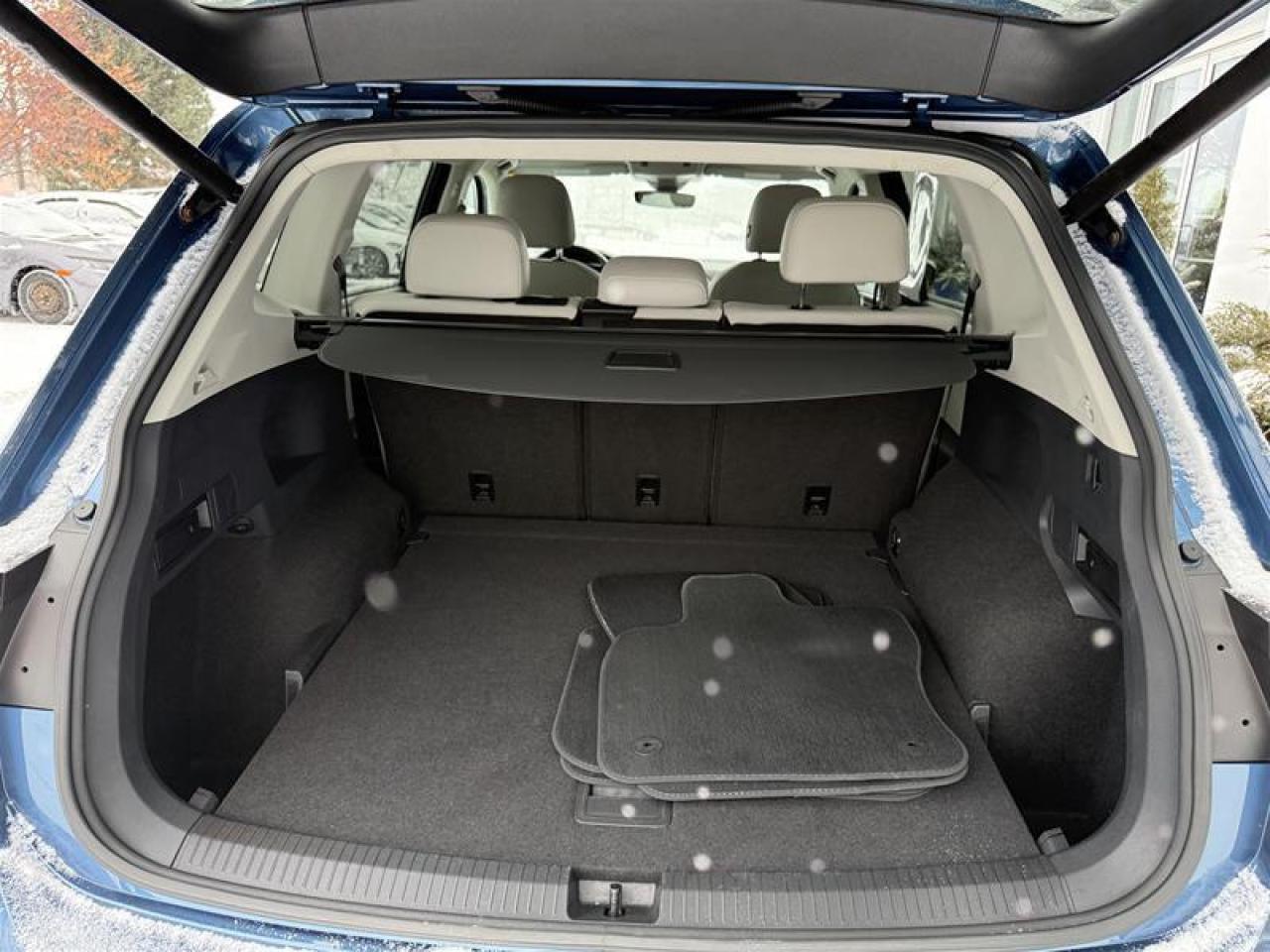 2019 Volkswagen Tiguan Highline 2.0T 8sp at w/Tip 4M One-owner vehicle Photo