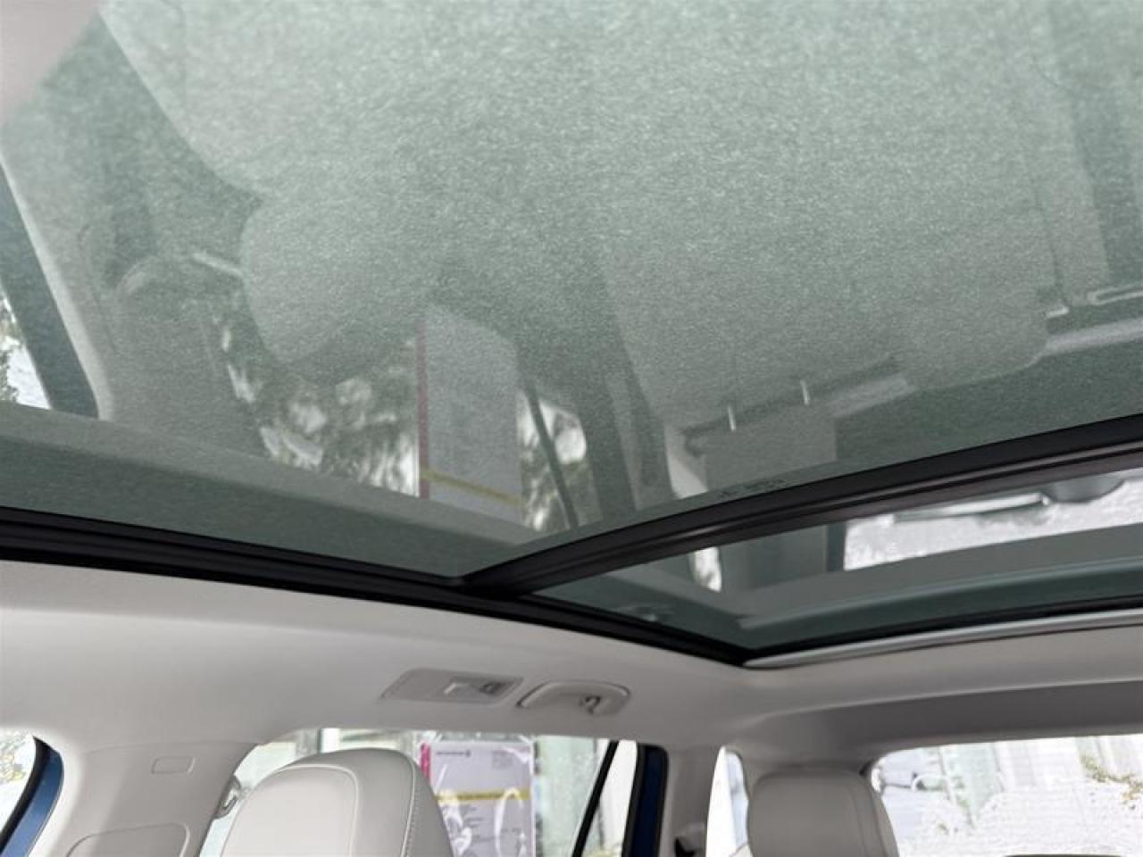 2019 Volkswagen Tiguan Highline 2.0T 8sp at w/Tip 4M One-owner vehicle Photo