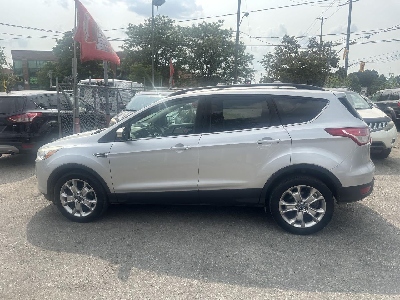 2013 Ford Escape *** 3 YEAR WARRANTY INCLUDED *** Photo2