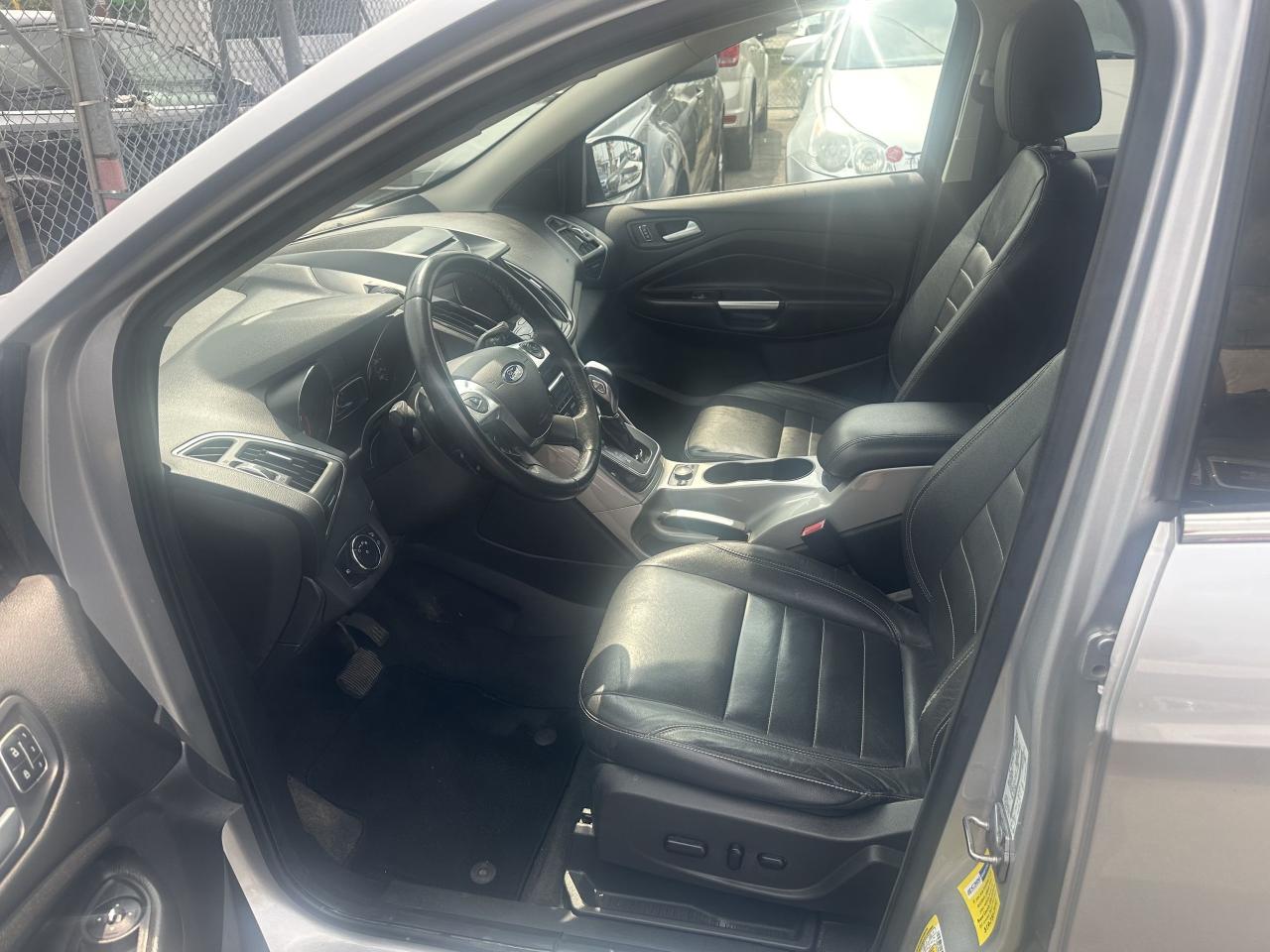 2013 Ford Escape *** 3 YEAR WARRANTY INCLUDED *** Photo