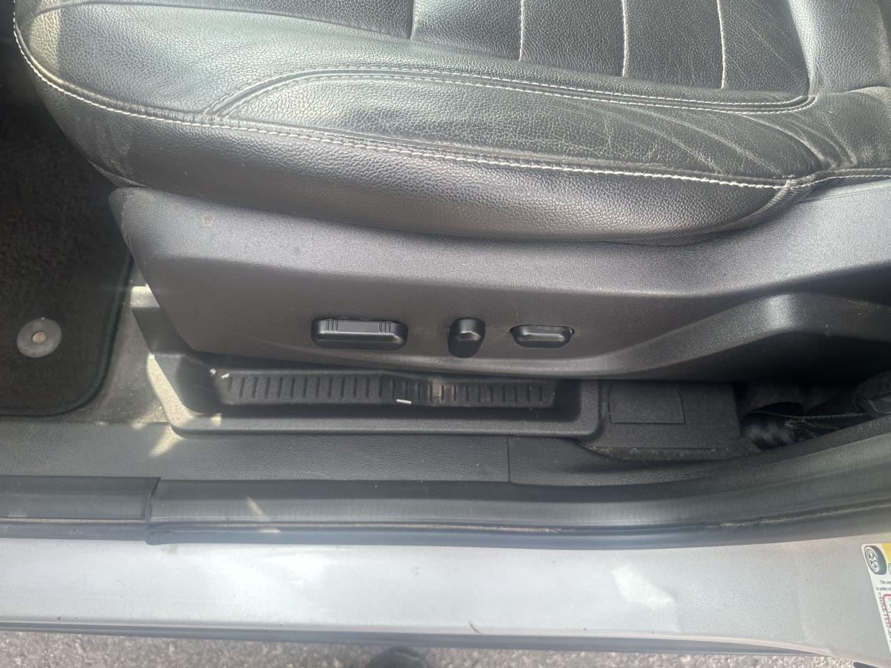 2013 Ford Escape *** 3 YEAR WARRANTY INCLUDED *** Photo