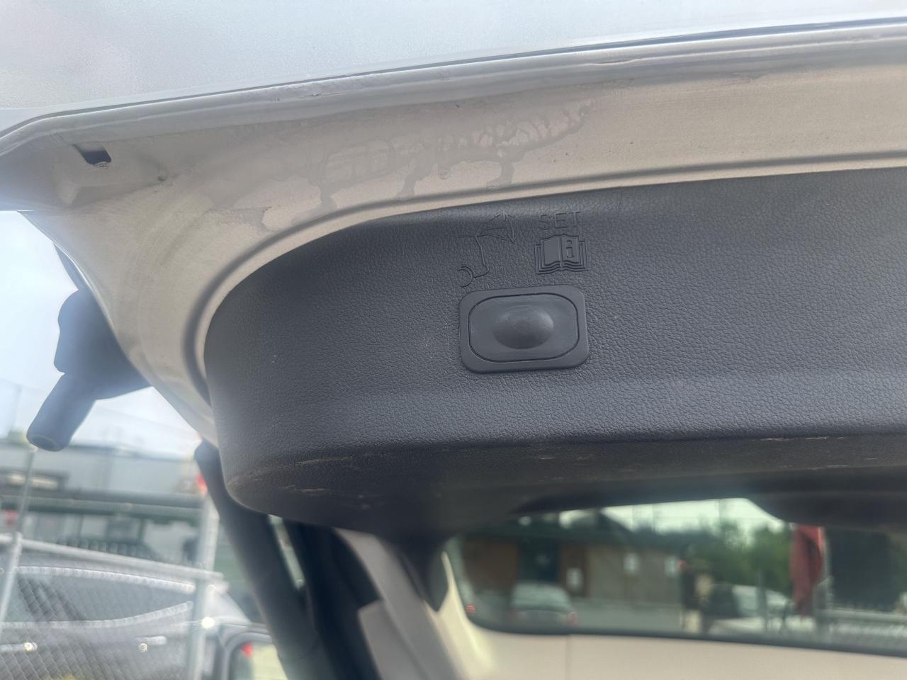 2013 Ford Escape *** 3 YEAR WARRANTY INCLUDED *** Photo