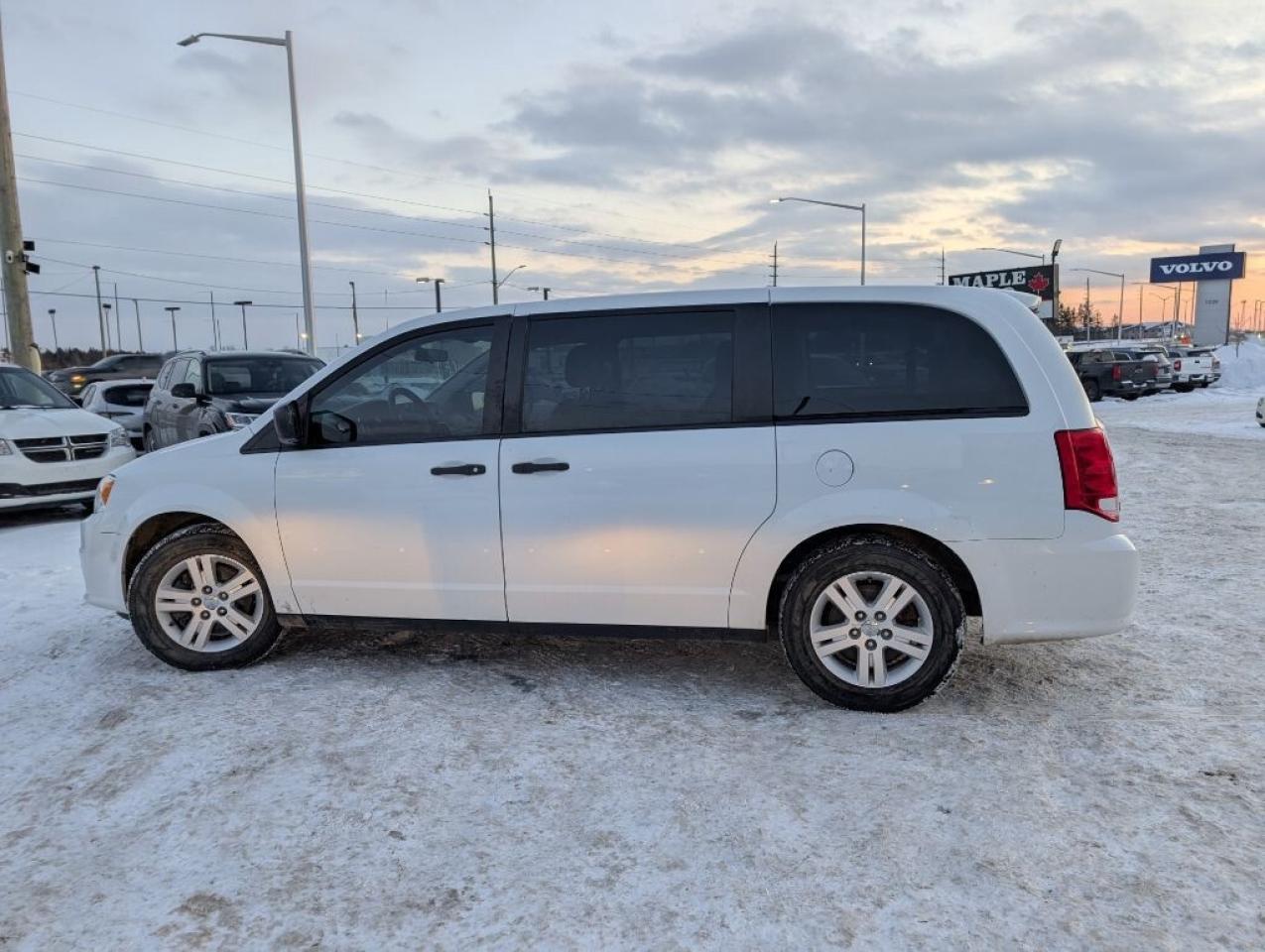 2016 Dodge Grand Caravan CANADA VALUE PACKAGE Photo