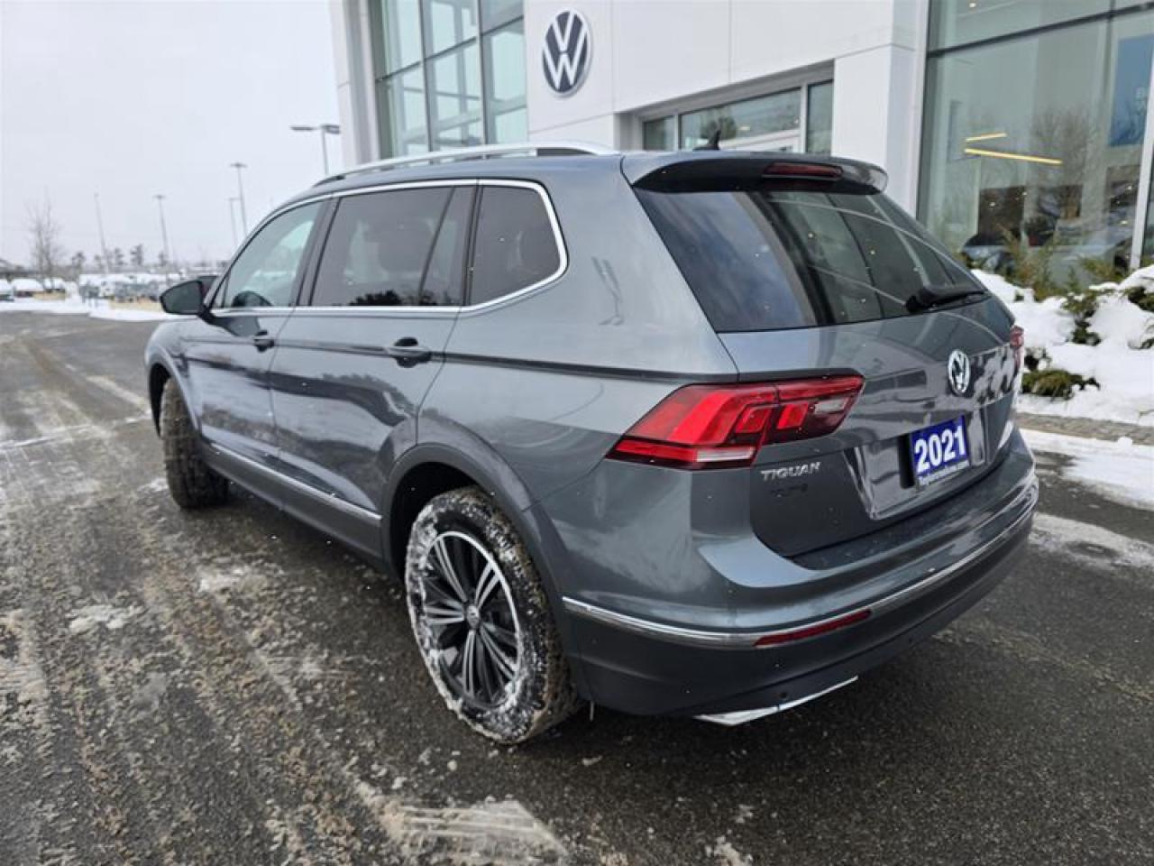 2021 Volkswagen Tiguan Highline 2.0T 8sp at w/Tip 4M Photo