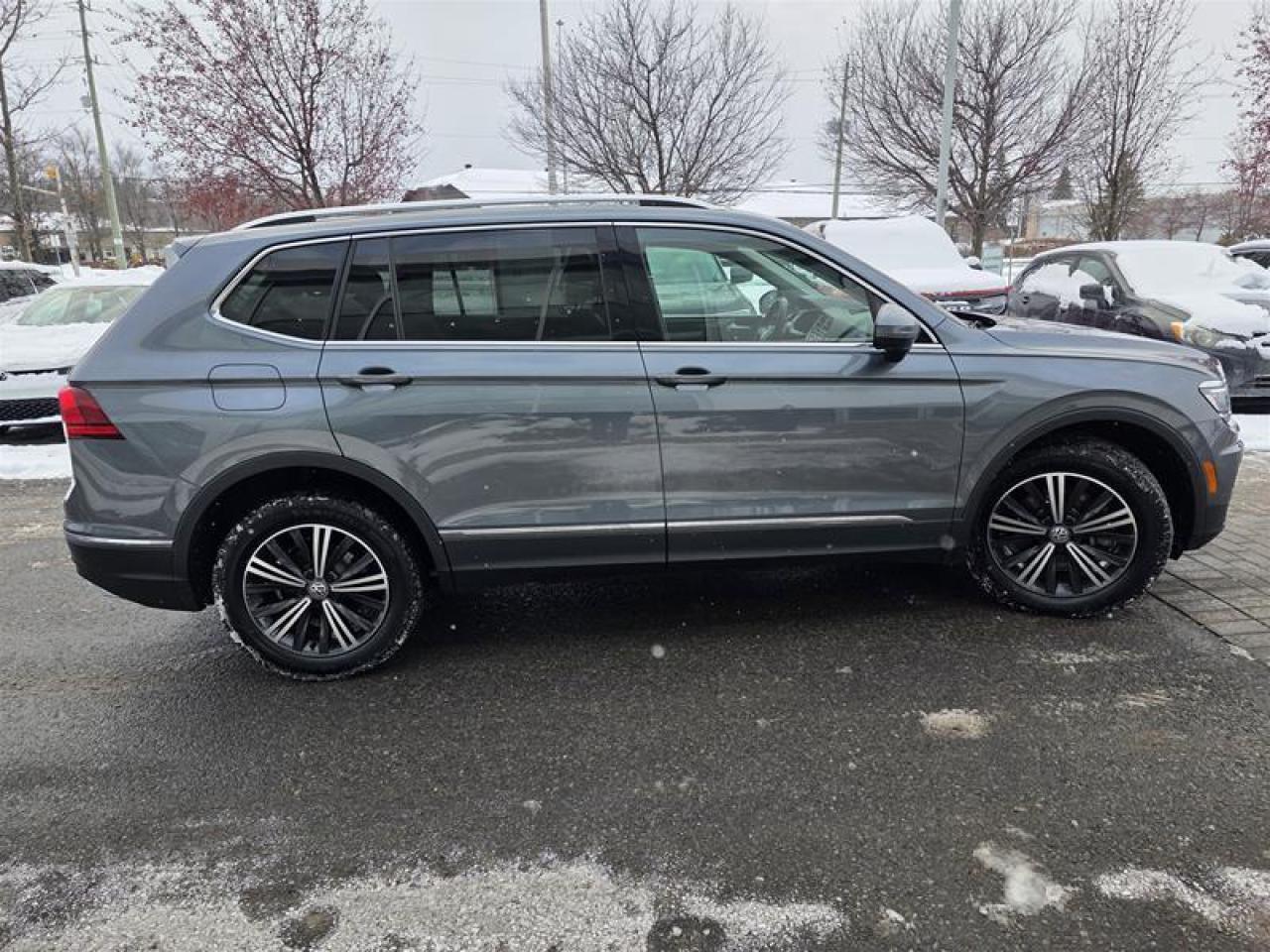 2021 Volkswagen Tiguan Highline 2.0T 8sp at w/Tip 4M Photo
