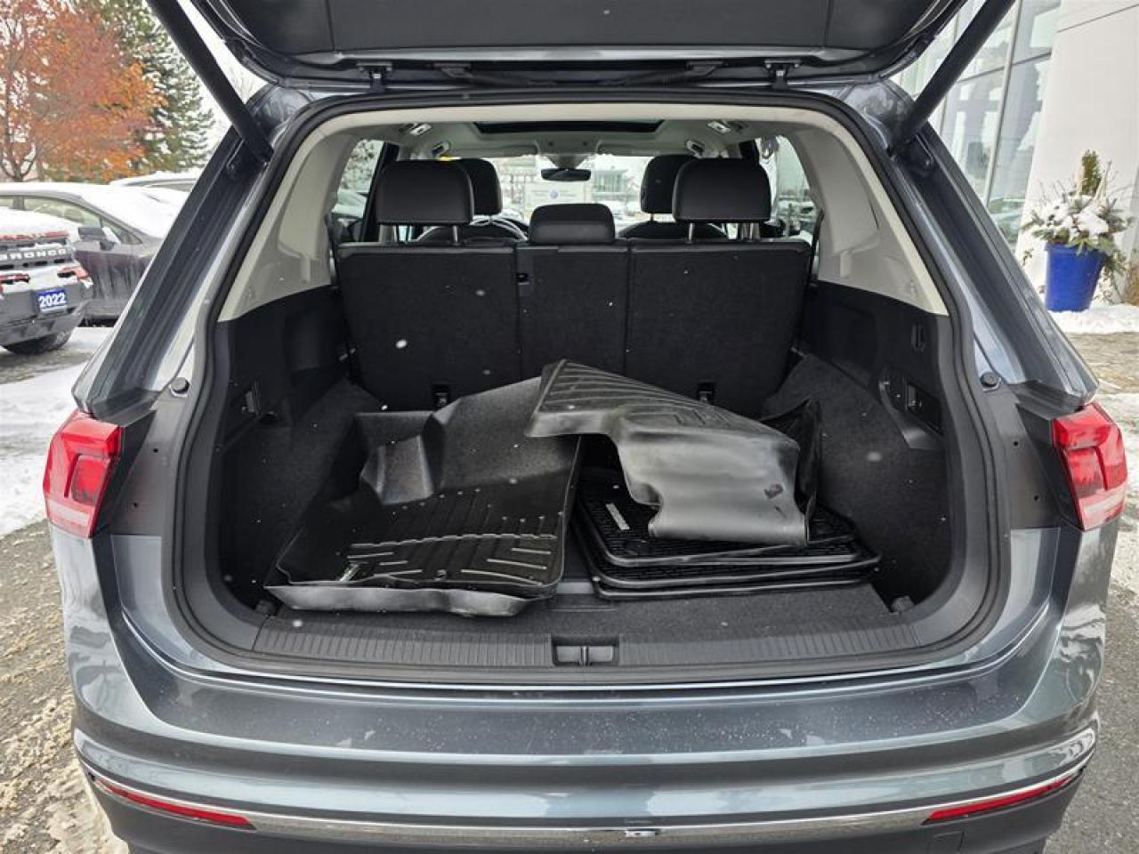 2021 Volkswagen Tiguan Highline 2.0T 8sp at w/Tip 4M Photo