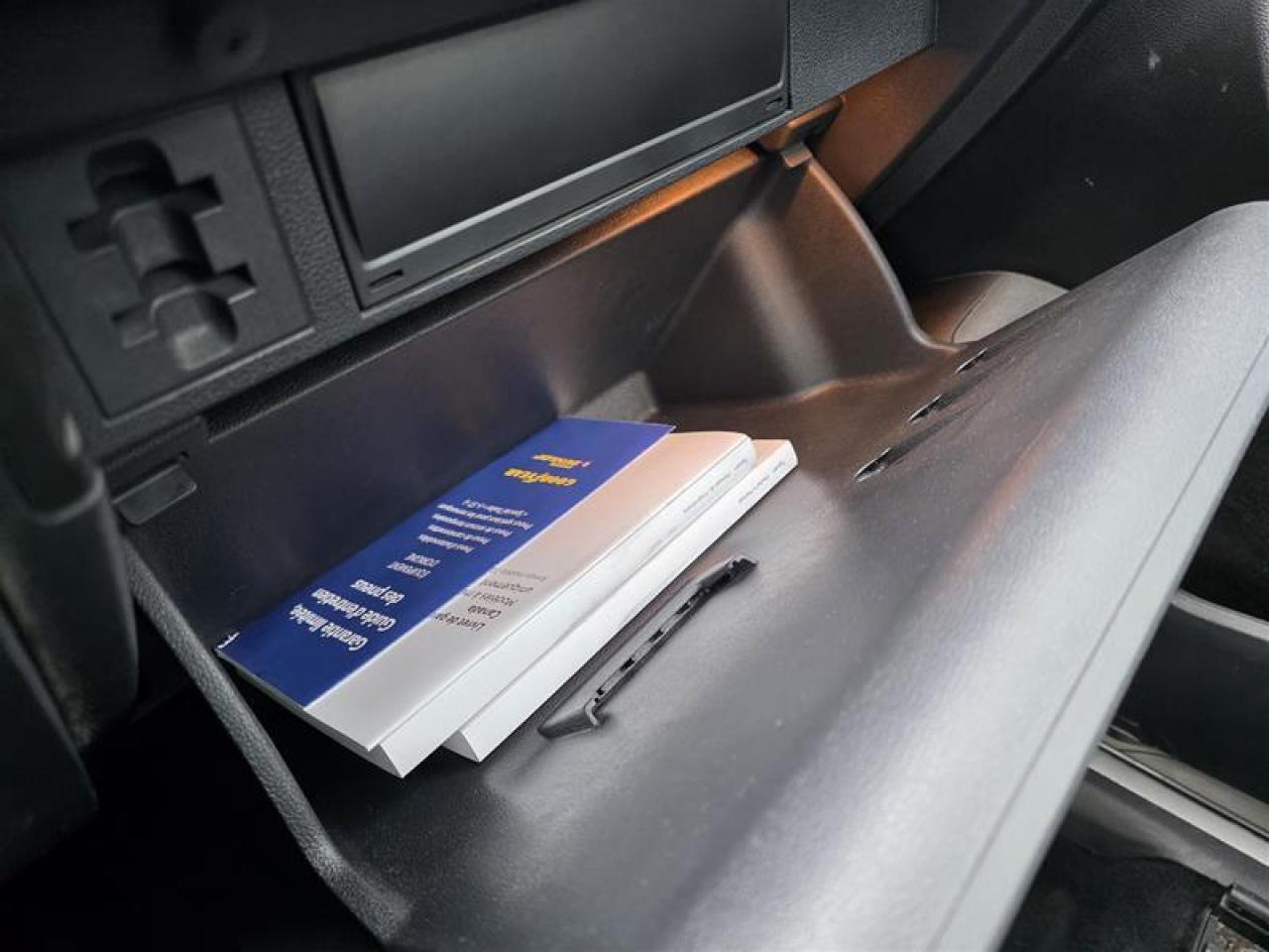 2021 Volkswagen Tiguan Highline 2.0T 8sp at w/Tip 4M Photo