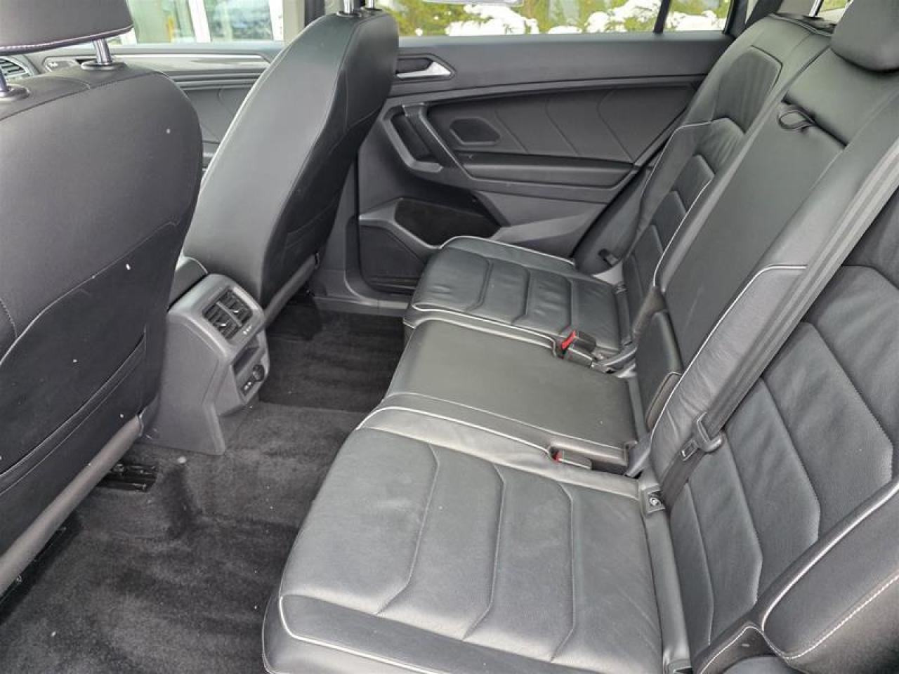 2021 Volkswagen Tiguan Highline 2.0T 8sp at w/Tip 4M Photo