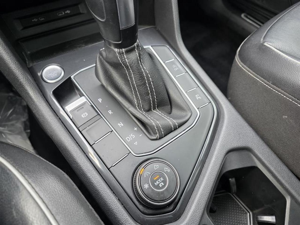 2021 Volkswagen Tiguan Highline 2.0T 8sp at w/Tip 4M Photo