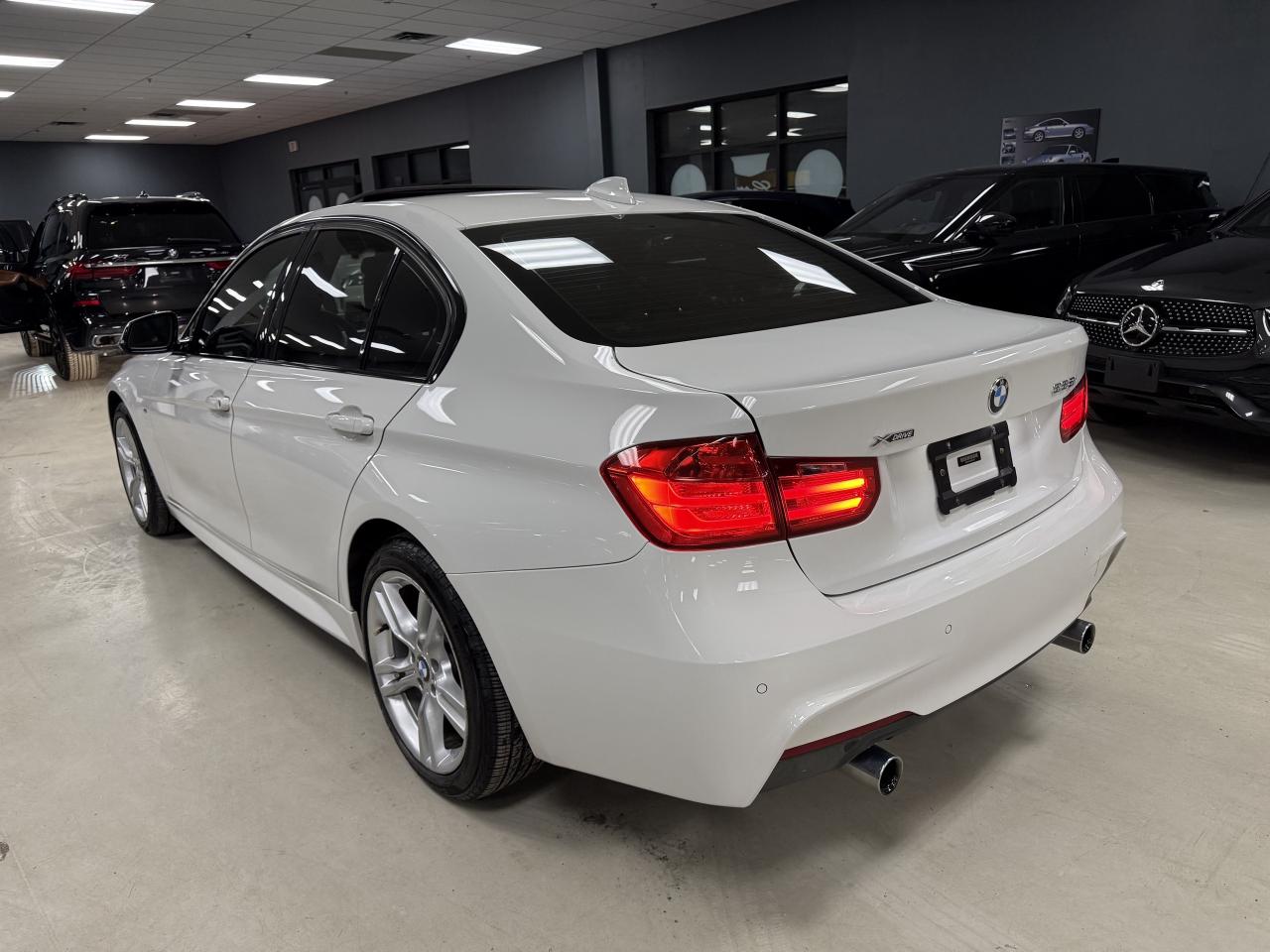 2014 BMW 3 Series 4dr Sdn 335i xDrive AWD//M-SPORT//6SPEED MANUAL/// Photo