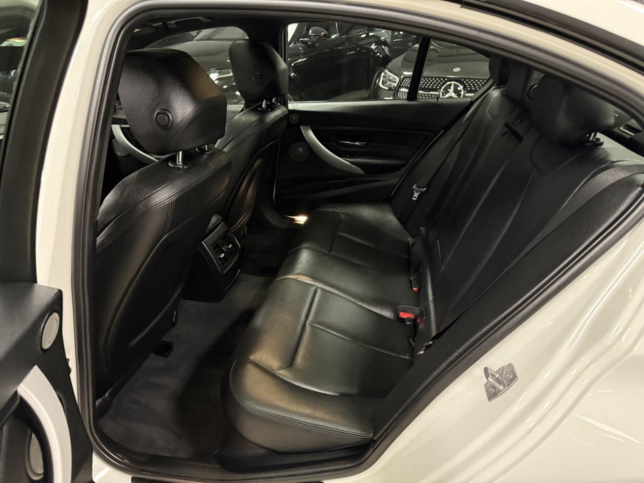 2014 BMW 3 Series 4dr Sdn 335i xDrive AWD//M-SPORT//6SPEED MANUAL/// Photo