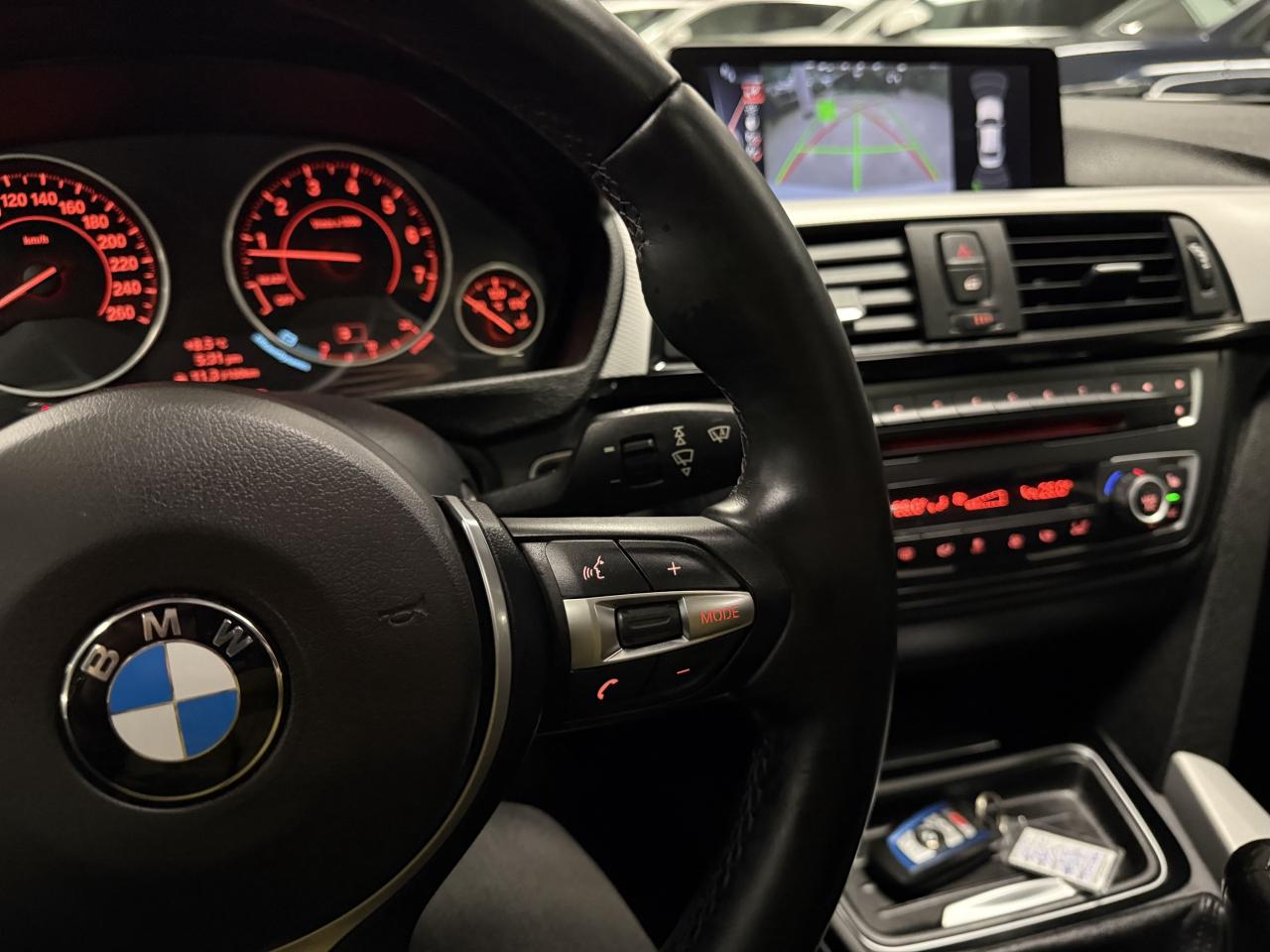 2014 BMW 3 Series 4dr Sdn 335i xDrive AWD//M-SPORT//6SPEED MANUAL/// Photo