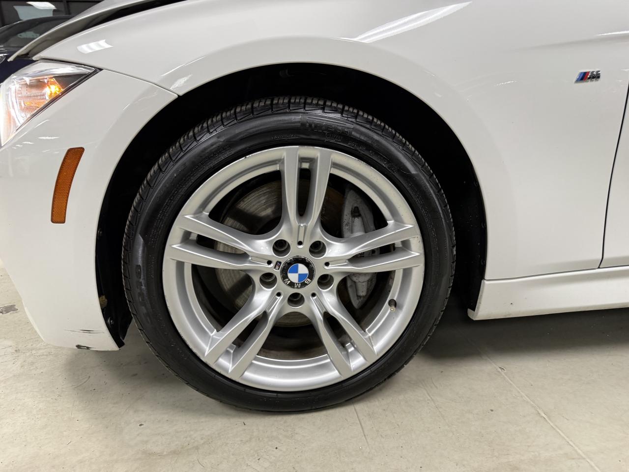 2014 BMW 3 Series 4dr Sdn 335i xDrive AWD//M-SPORT//6SPEED MANUAL/// Photo