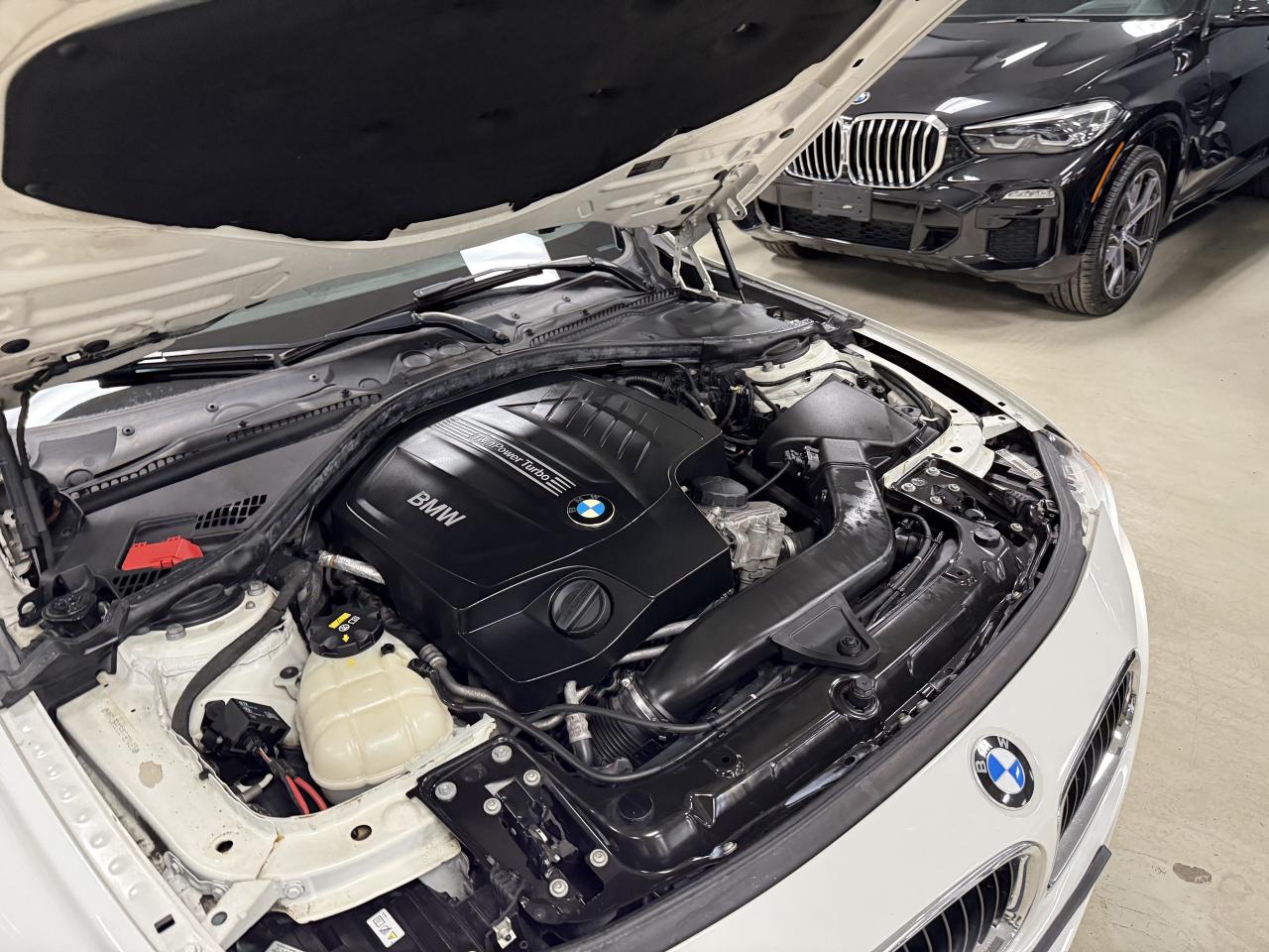 2014 BMW 3 Series 4dr Sdn 335i xDrive AWD//M-SPORT//6SPEED MANUAL/// Photo