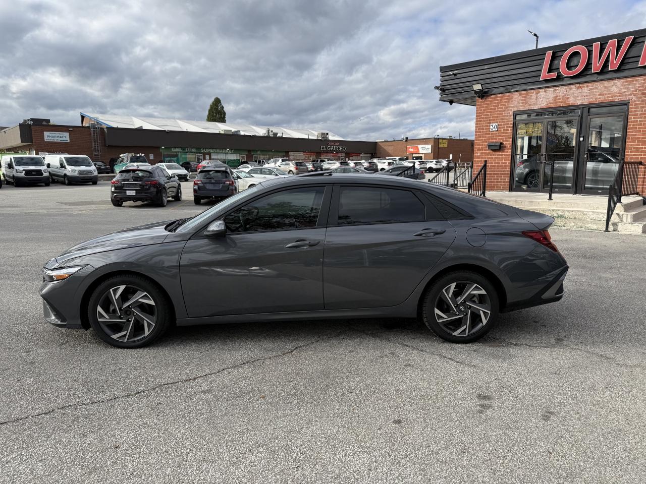 2024 Hyundai Elantra Preferredw-Tech Pkg * One Owner * Hyundai Warranty Photo